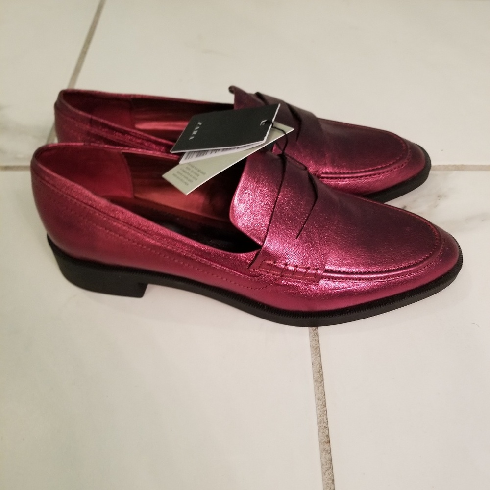 NWT! Zara Red Metallic Loafers, EURO 39, US Size 8